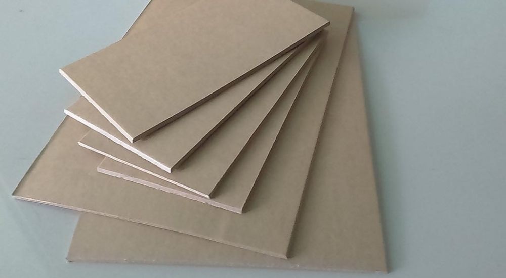 Giấy và bìa cứng là vật liệu phổ biến dùng làm mô hình kiến trúc