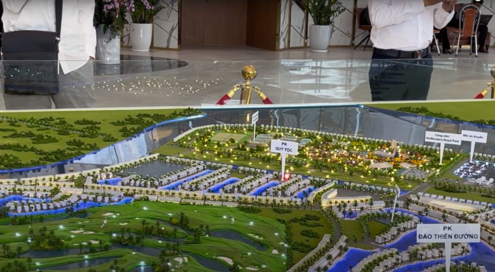 Giá trị đầu tư nhìn từ mô hình sa bàn Vinhomes Royal Island
